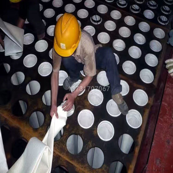 安裝除（chú）塵器布袋