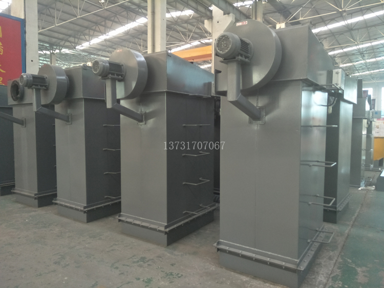 2018年最新研發15m2、25m2倉（cāng）頂布袋（dài）除塵器投放市場