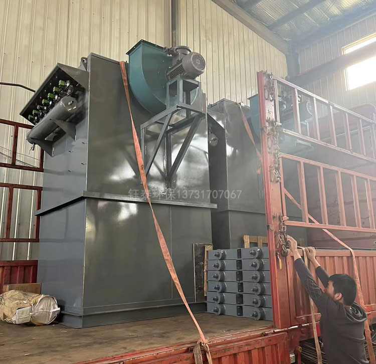 江蘇徐州鋼廠定購的24台密封型插（chā）板閥發貨