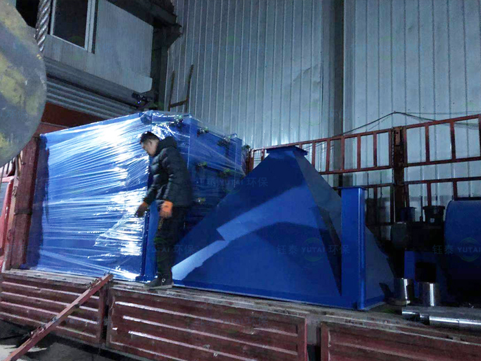 天津製藥廠濾筒（tǒng）除塵器發貨