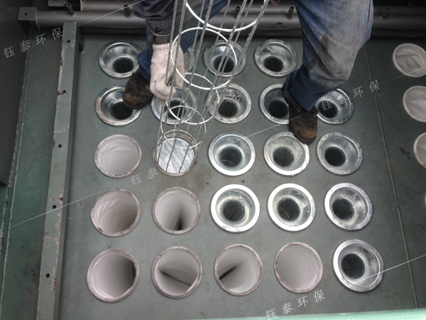 如何更換除塵（chén）器濾袋（dài）