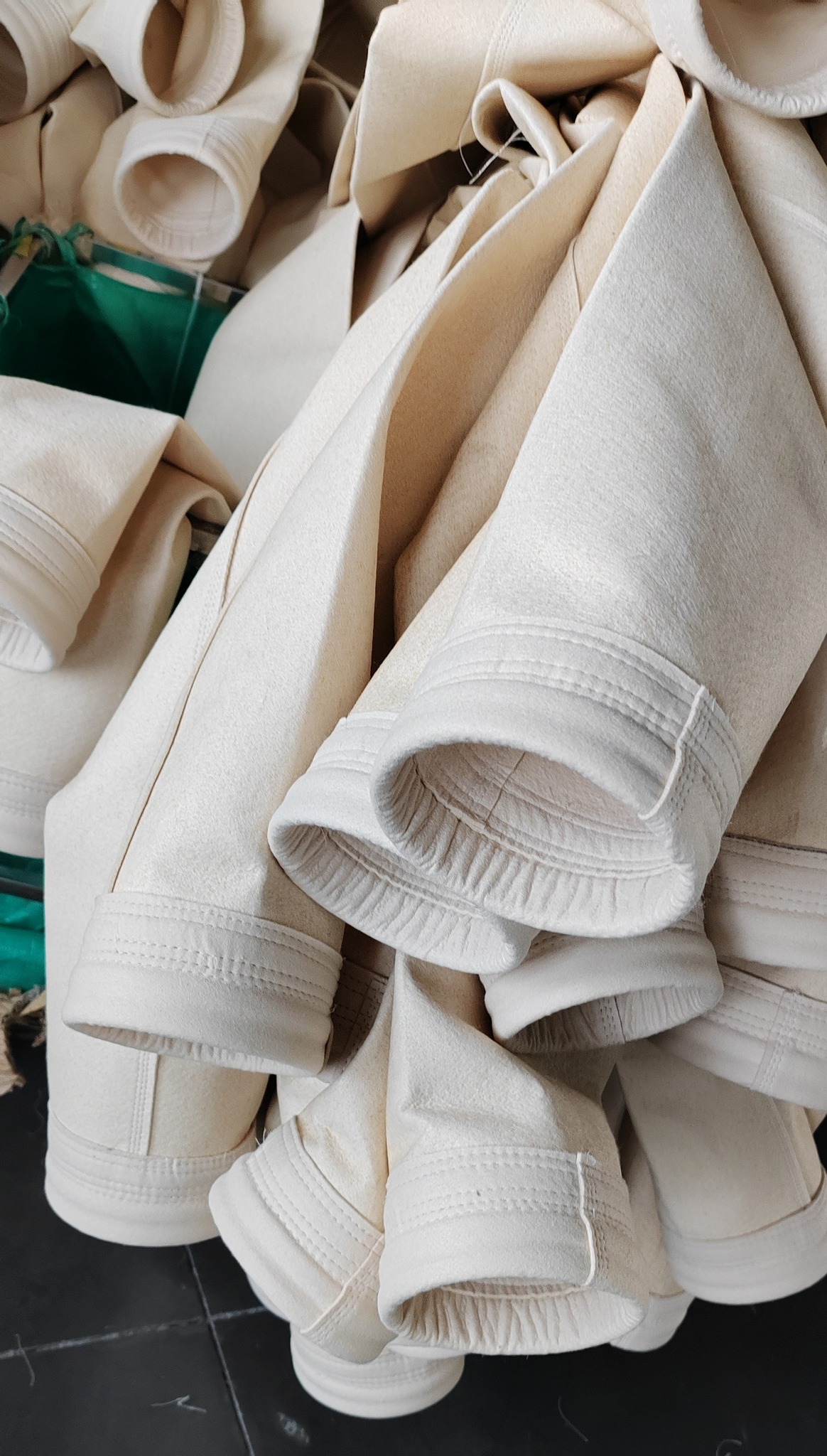 除塵器(qì)要定期更換濾袋 除塵器要(yào)定期更換濾袋