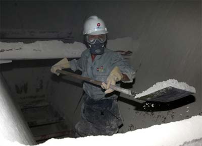 河（hé）北某熱電廠投50餘萬檢修長（zhǎng）袋脈衝布（bù）袋除塵器