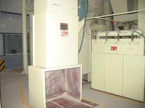 江蘇劉經理定購的飼料車間DMC-120布袋除塵器已發貨（huò）